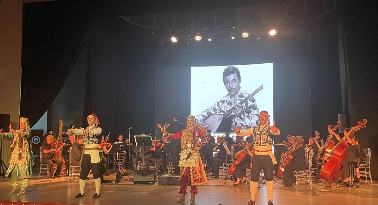 Trabzon\'da Neşet Ertaş konseri düzenlendi