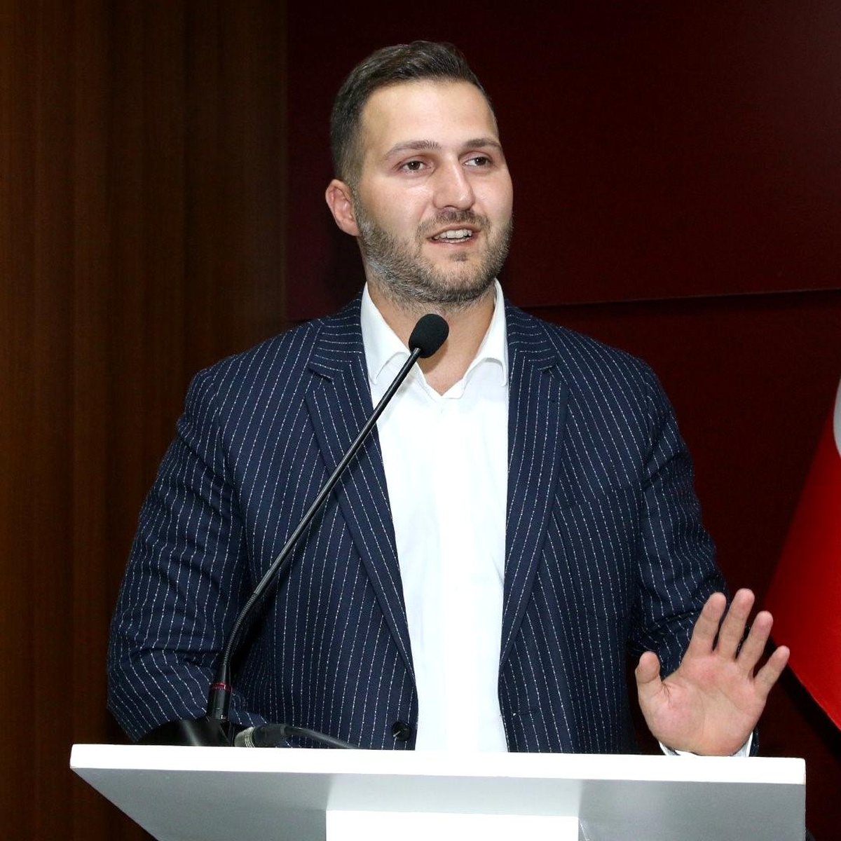 Ümraniyespor\'da Ömür Aydın başkan seçildi