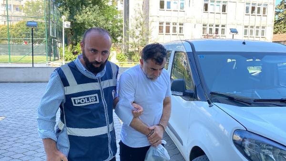 Yolun karşısına geçerken otomobilin çarptığı yaya öldü (2)