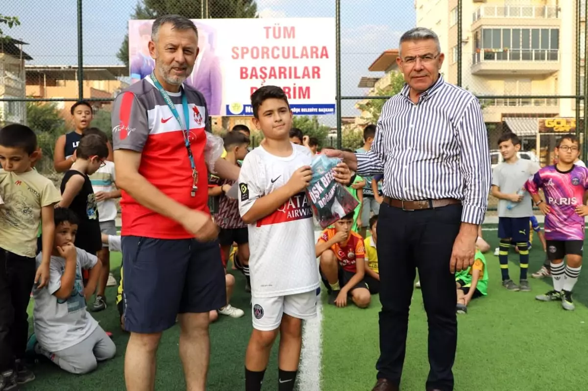 Köşk Belediye Başkanı Nuri Güler, Doğanspor Miniklerini Ziyaret Etti