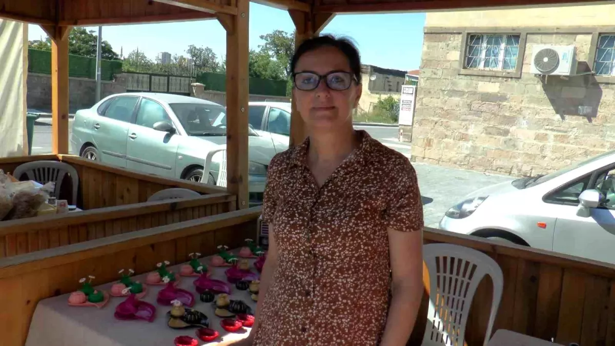 Kayseri\'de Hatice Kocacar, boyama sevgisiyle meslek sahibi oldu