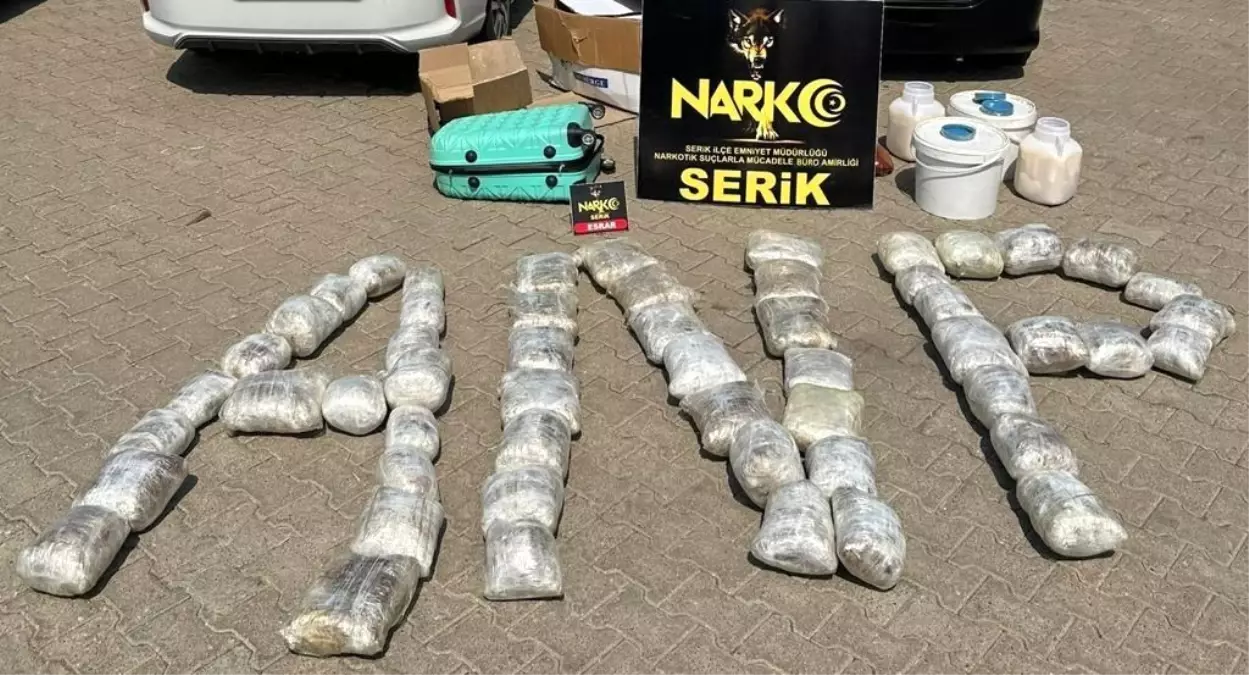 Antalya\'da 51 Kilo Esrar Yakalandı, 2 Kişi Tutuklandı