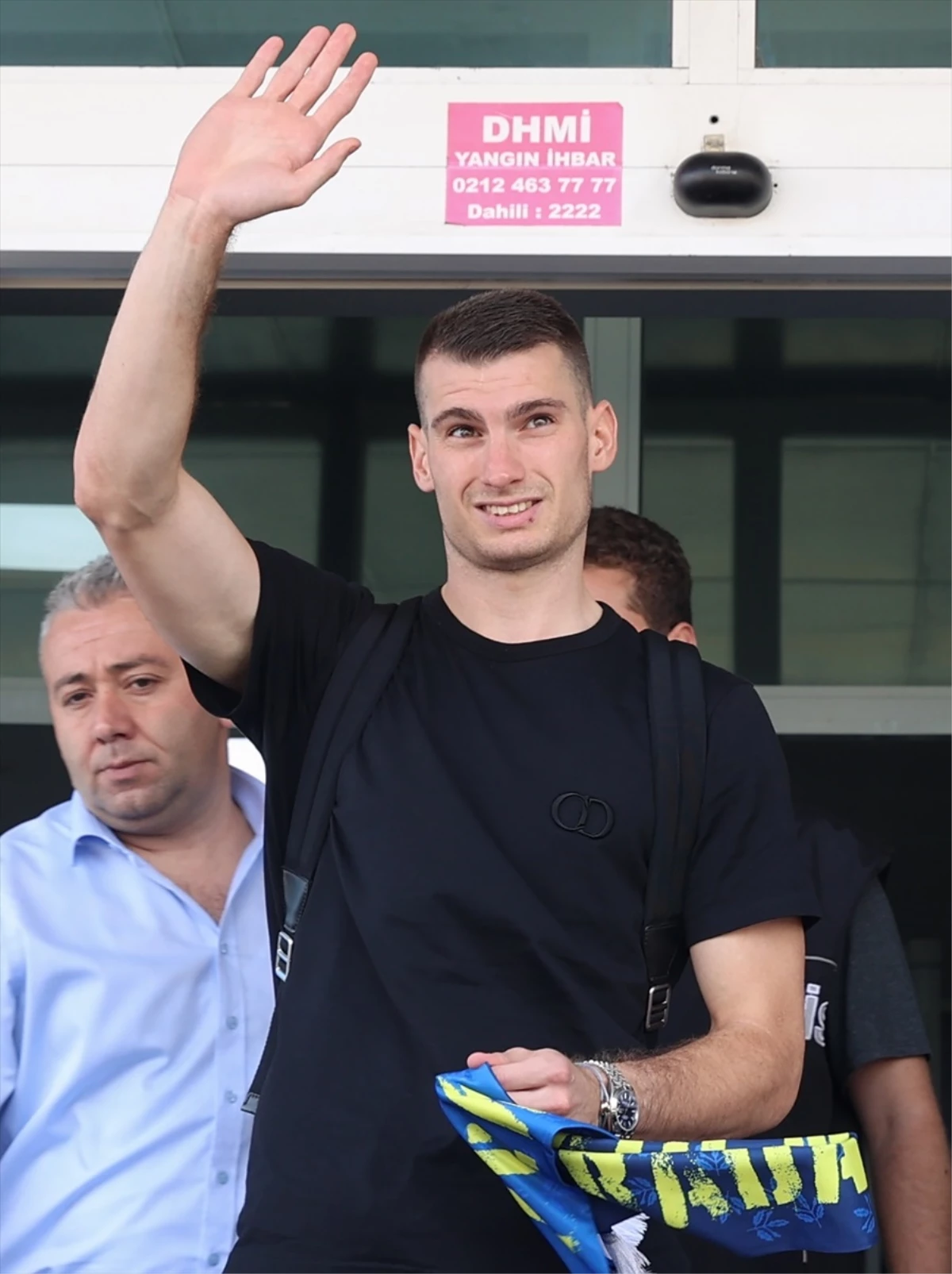 Fenerbahçe\'nin transferi için İstanbul\'a gelen Hırvat kaleci Dominik Livakovic