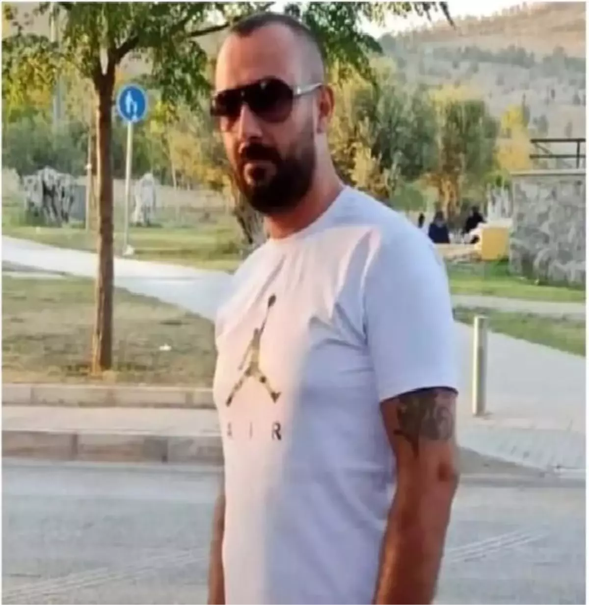 İzmir\'de Otoparkta Silahlı Saldırı: 1 Ölü