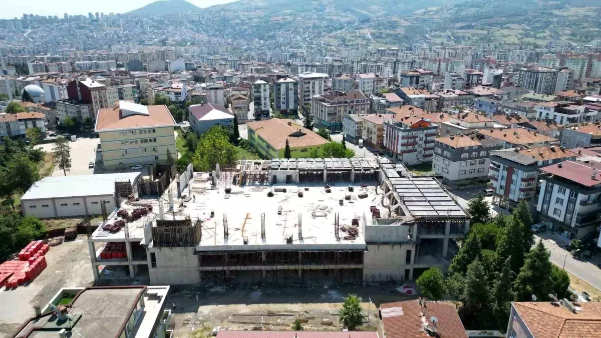 Samsun Büyükşehir Belediye Başkanı Mustafa Demir, İlkadım Spor Kompleksi\'ni 2024 yılında hizmete açacak