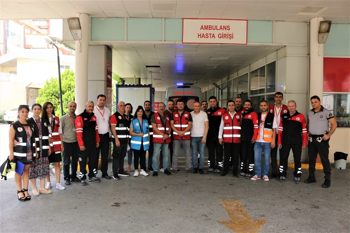 İzmir Atatürk Eğitim ve Araştırma Hastanesi\'nde Kitlesel Yaralanma Tatbikatı Gerçekleştirildi