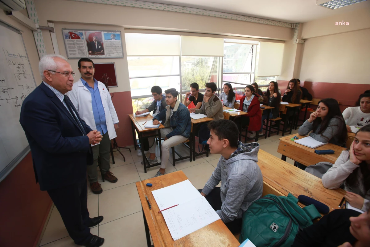 Karabağlar Belediyesi KARBEM öğrencileri YKS\'de yüzde 84 başarı elde etti