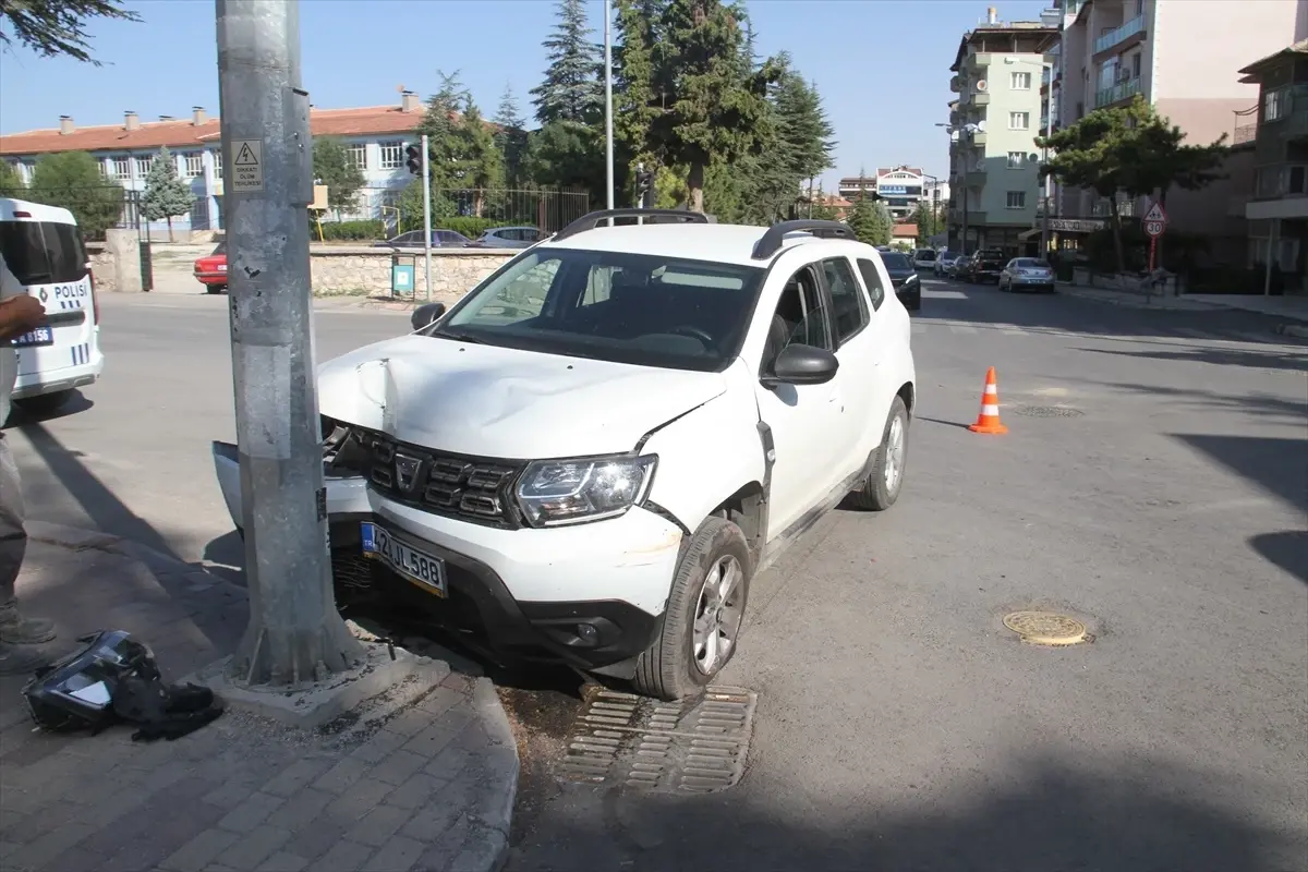 Konya Beyşehir\'de trafik kazası: 3 kişi yaralandı