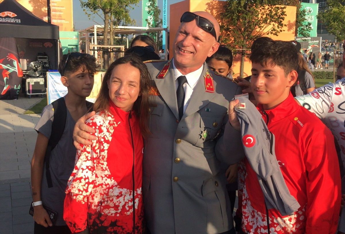 Macaristan Ulusal Arama Kurtarma Teşkilatı\'nın Ekip Şefi Türkleri Övgüyle Anlattı