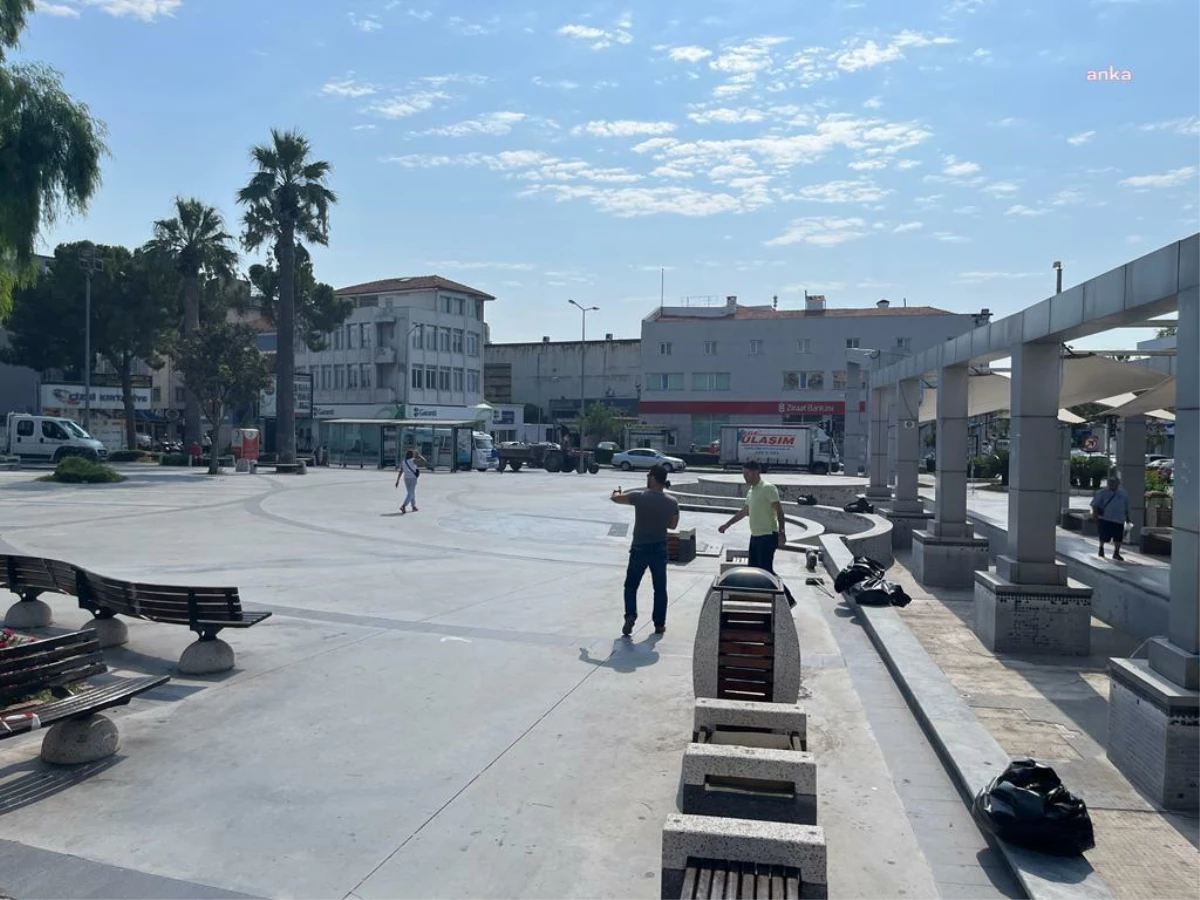 Söke Belediyesi Cumhuriyet Meydanı\'nı 30 Ağustos Zafer Bayramı\'na hazırlıyor