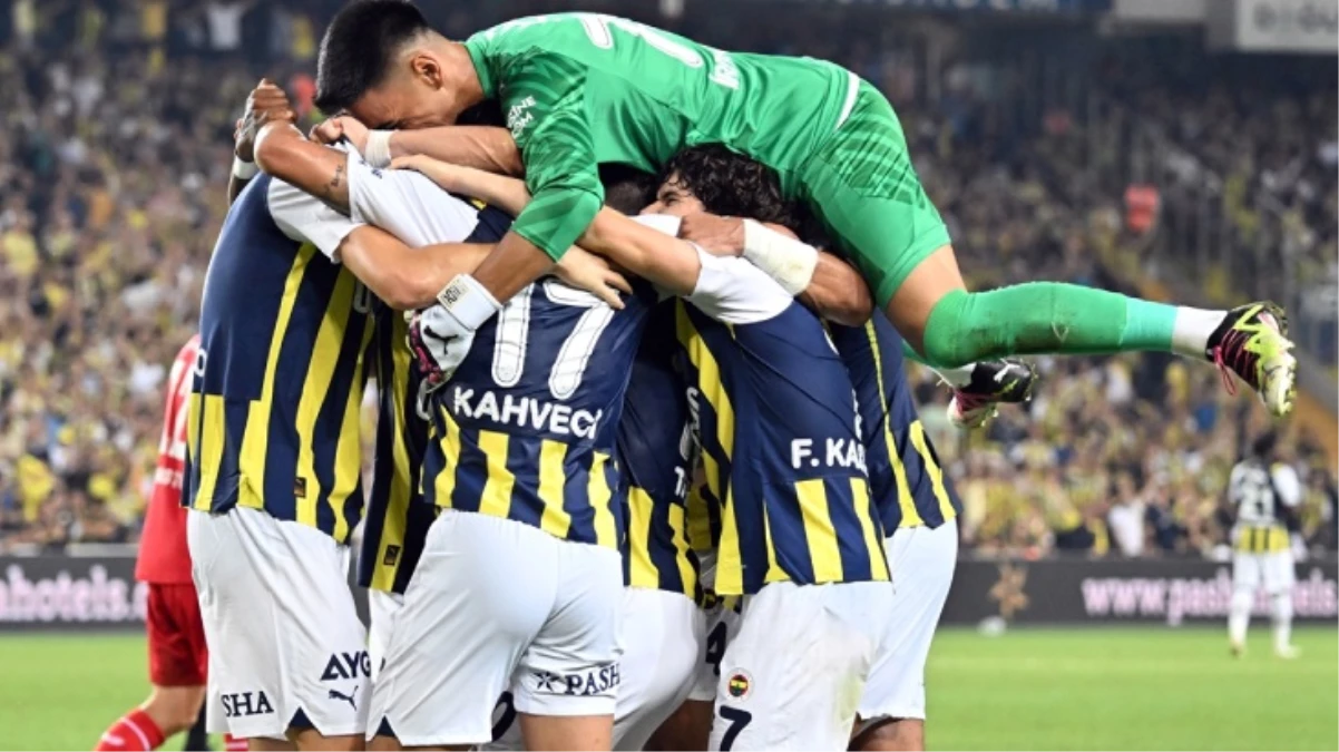 Fenerbahçe, Twente\'yi 5-1 mağlup ederek Konferans Ligi\'nde tur kapısını ardına kadar araladı