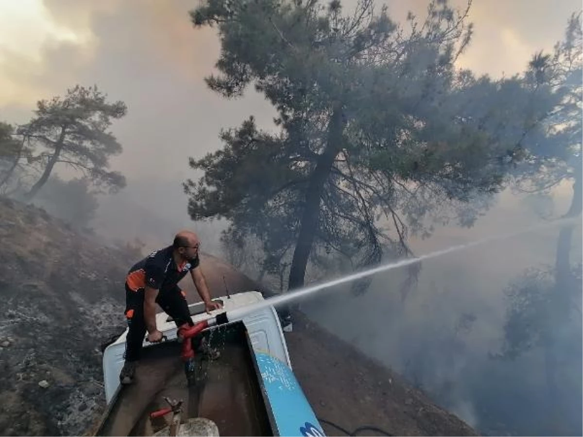 Tuzla Belediyesi, Çanakkale\'deki Orman Yangınına Müdahale Ediyor