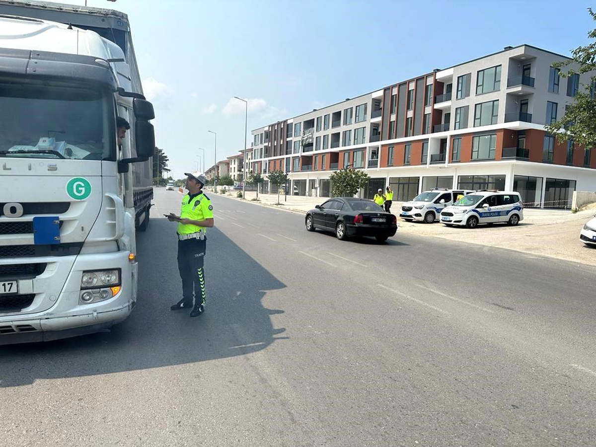 Düzce\'de Yasaklanan Yola Giren Araçlara Cezai İşlem Uygulandı