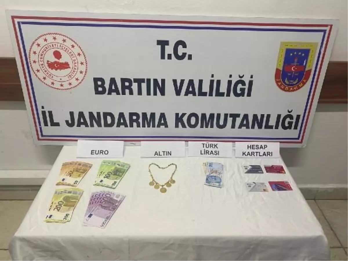 Dolandırıcı, kendisini savcı olarak tanıtarak altın ve döviz çaldı