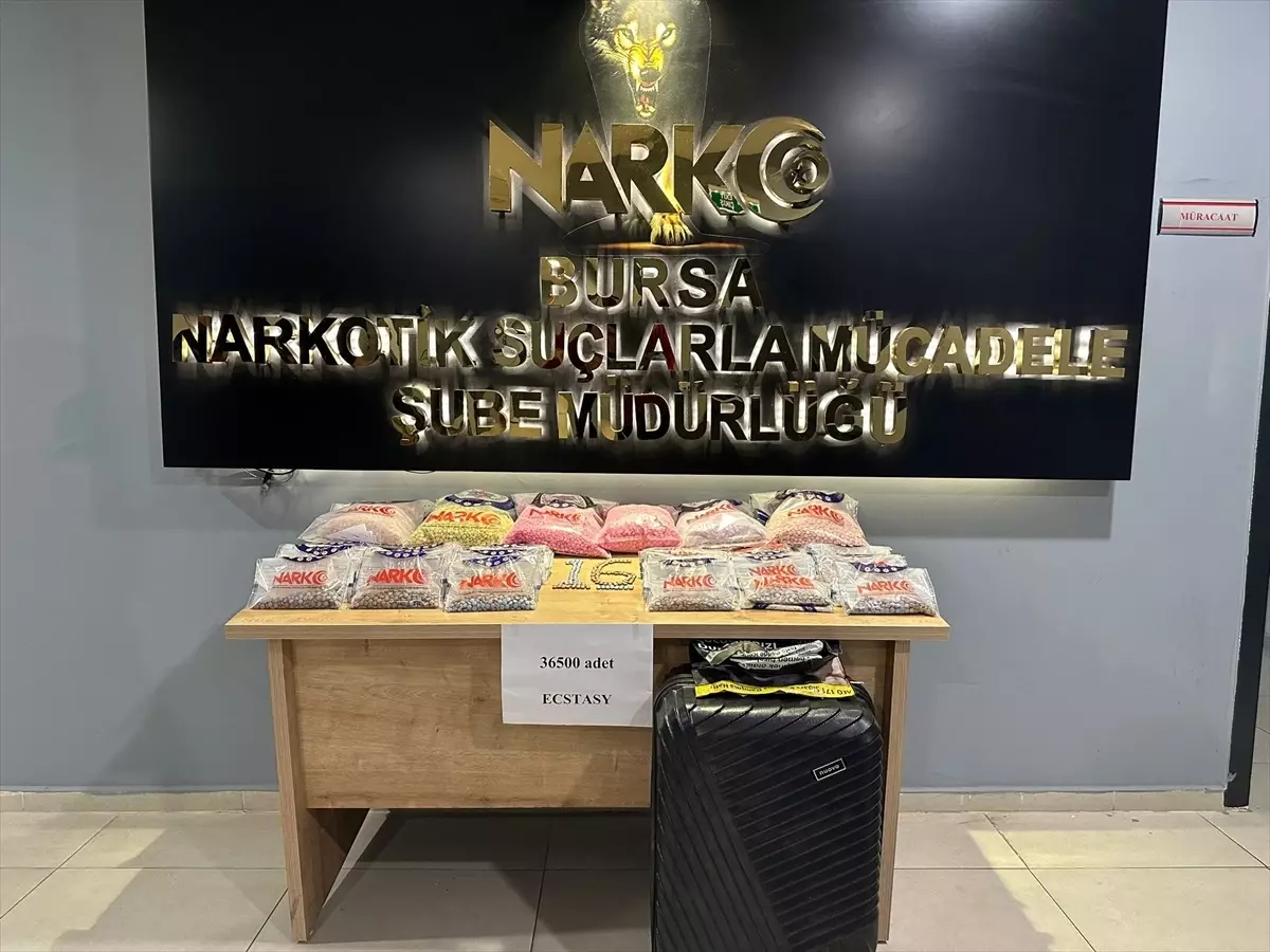 Bursa\'da Uyuşturucu Operasyonunda 3 Zanlı Gözaltına Alındı