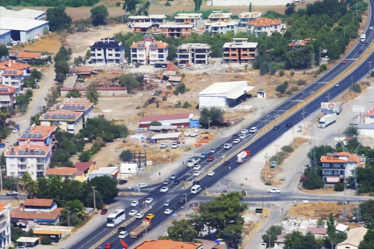 Emniyetin Uçan Gözü: Polis Helikopteri Muğla\'da Denetimlerini Sürdürdü