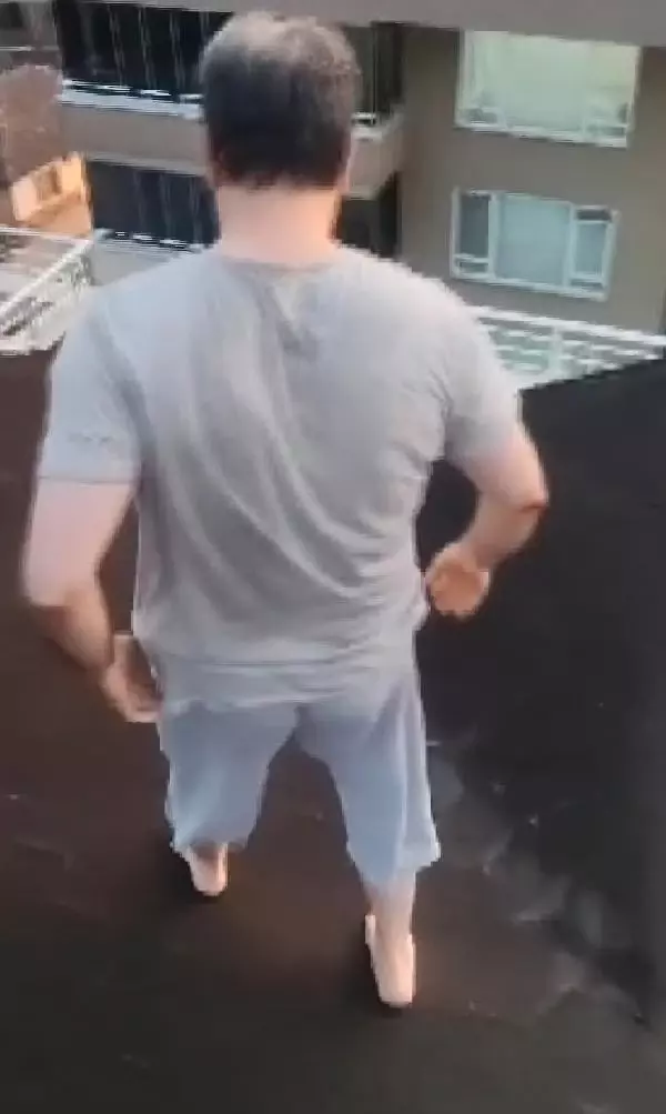 'Gaybubet evleri'ne operasyon! Firari FETÖ'cüler çatıda yakalandı 'Gaybubet evleri'ne operasyon! Firari FETÖ'cüler çatıda yakalandı