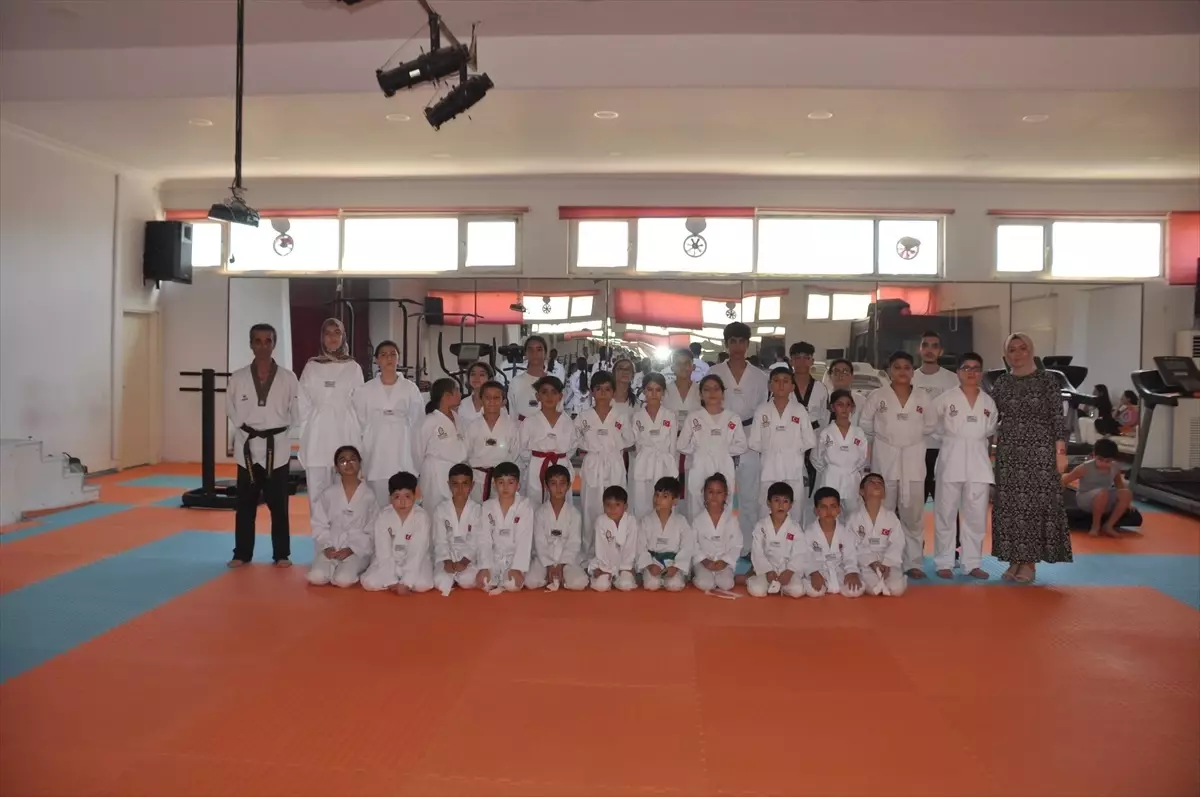Kızıltepe\'de Çocuklara Tekvando Eğitimi Veriliyor