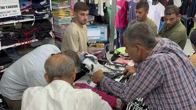 Help Yetim İnsani Yardım Organizasyonu, Siirt'te 200 Aileye Yardım Elini Uzattı Help Yetim İnsani Yardım Organizasyonu, Siirt'te 200 Aileye Yardım Elini Uzattı