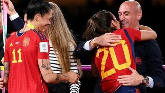 İspanya Kadın Milli Futbol Takımı, Federasyon Başkanı'nın İstifasını İstiyor