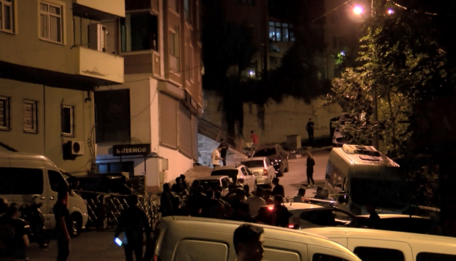 İstanbul'un uyuşturucu satıcılarının kaldığı eve operasyon! 2 polis ağır şekilde yaralandı