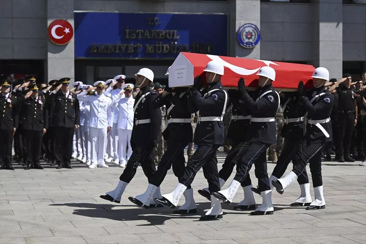 Kağıthane\'de şehit olan polis memuru için tören düzenlendi