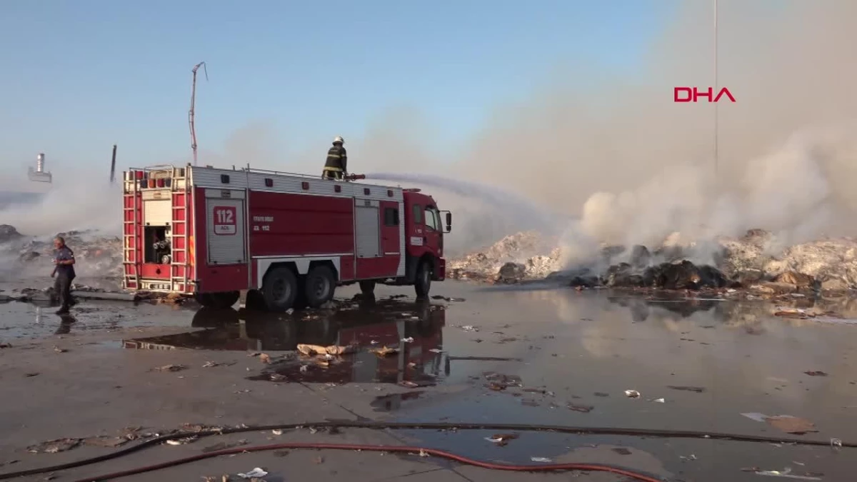 Kahramanmaraş\'ta Kağıt Fabrikasında Yangın: Başkan Güngör İncelemelerde Bulundu