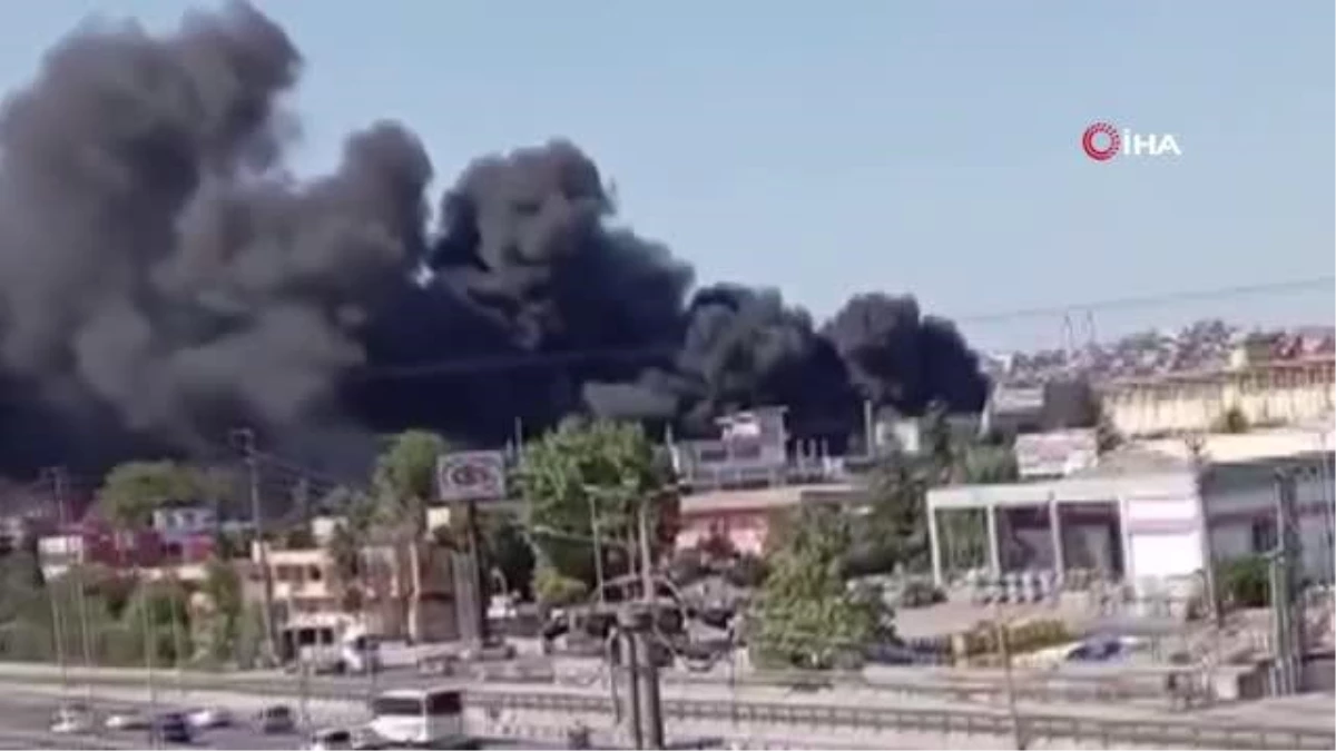 Gebze\'deki Boya Fabrikasında Çıkan Yangın Kontrol Altına Alındı