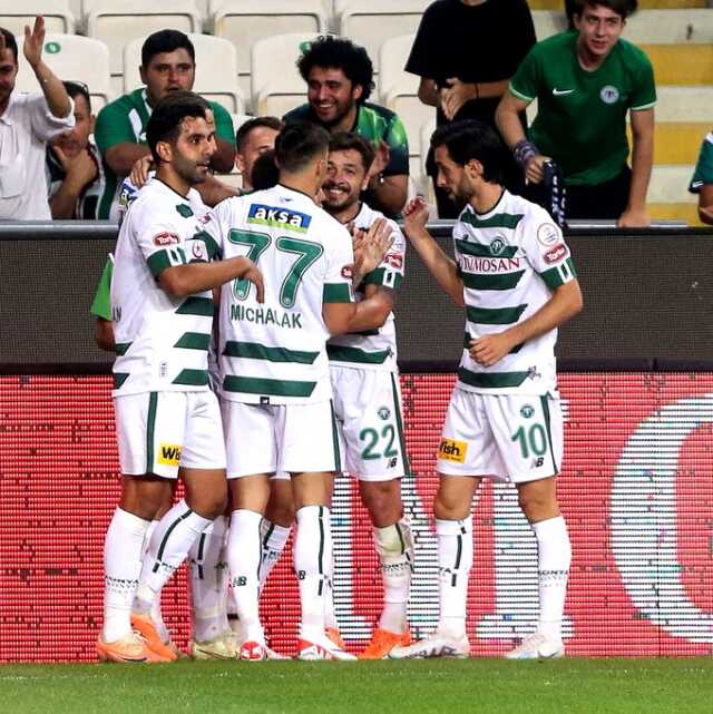 Mücadele nefes kesti! Gaziantep FK'yı 2-0 yenen Konyaspor siftah yaptı Mücadele nefes kesti! Gaziantep FK'yı 2-0 yenen Konyaspor siftah yaptı