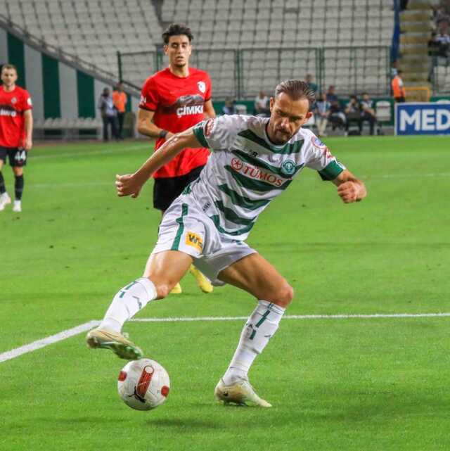 Mücadele nefes kesti! Gaziantep FK'yı 2-0 yenen Konyaspor siftah yaptı Mücadele nefes kesti! Gaziantep FK'yı 2-0 yenen Konyaspor siftah yaptı