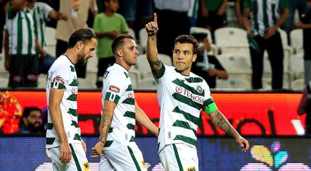 Mücadele nefes kesti! Gaziantep FK'yı 2-0 yenen Konyaspor siftah yaptı Mücadele nefes kesti! Gaziantep FK'yı 2-0 yenen Konyaspor siftah yaptı