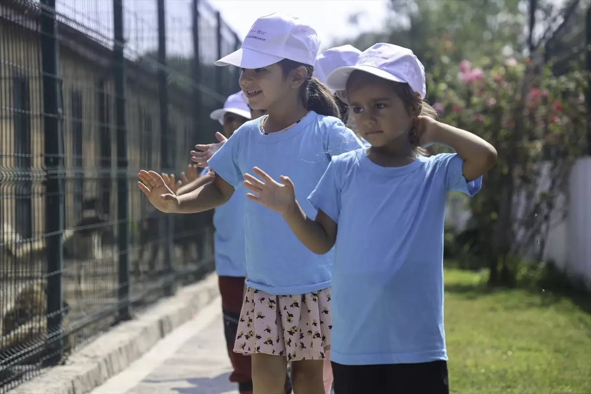 Kocaali\'de mevsimlik tarım işçilerinin çocukları eğitim ve sosyal etkinliklere katılıyor