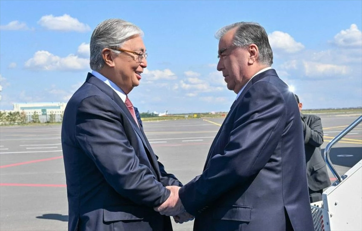Kazakistan Cumhurbaşkanı Tacikistan\'a minnettar olduğunu söyledi