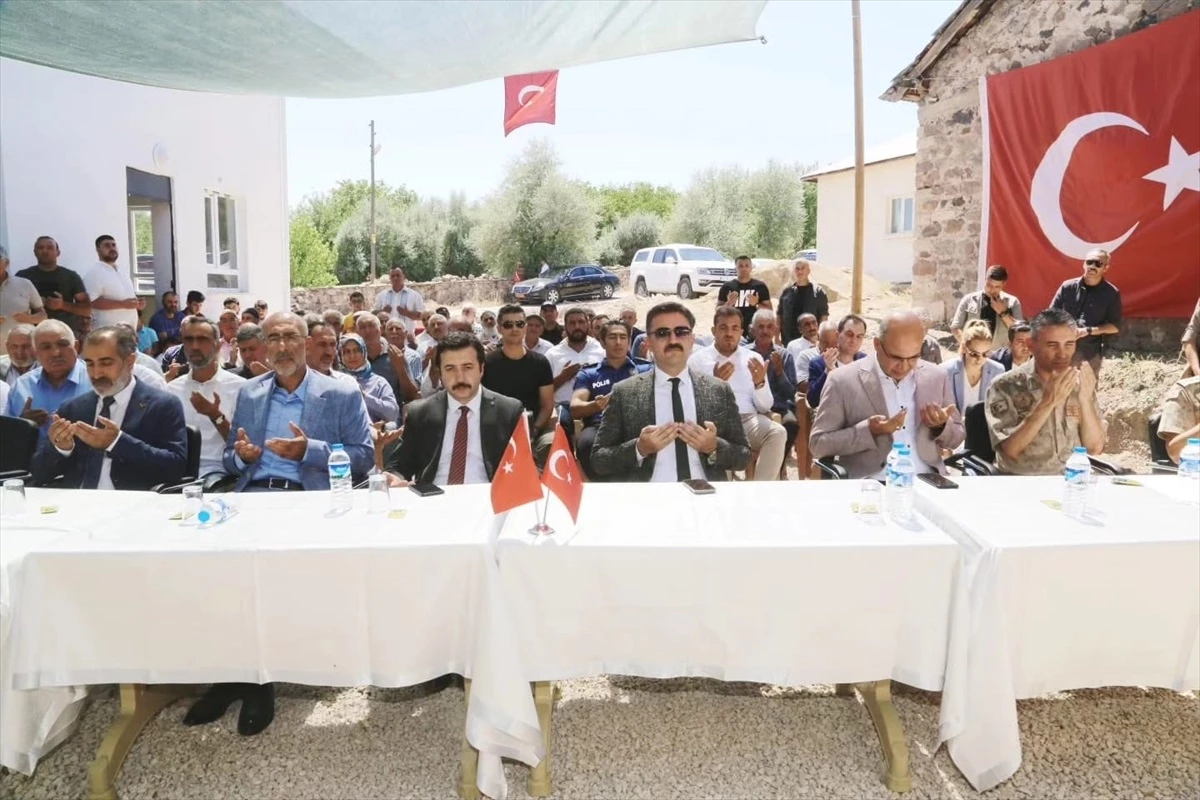 Tunceli\'de Akçapınar Köyü Cami İbadete Açıldı