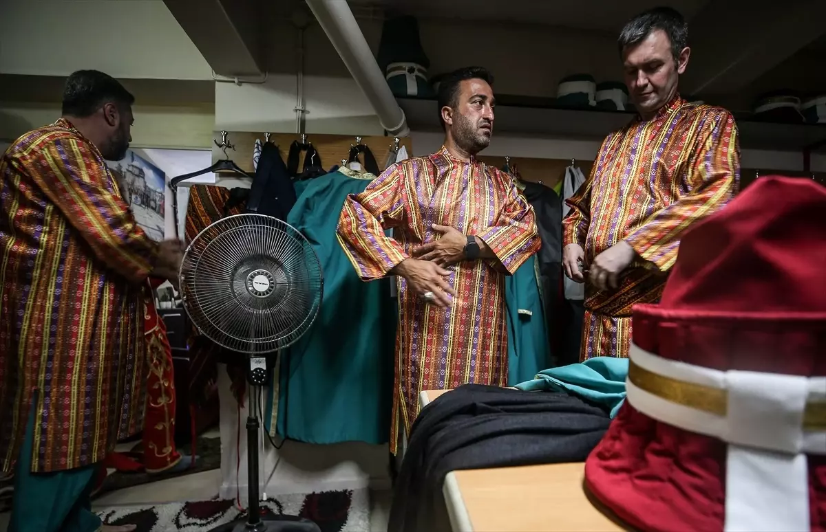 Bursa\'da Gönüllülerden Oluşan Mehter Takımı Kültürü Yaşatıyor