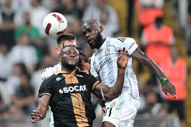 Daha attığı imza kurumadı! Beşiktaş yeni transfer Onana'yı apar topar gönderiyor Daha attığı imza kurumadı! Beşiktaş yeni transfer Onana'yı apar topar gönderiyor