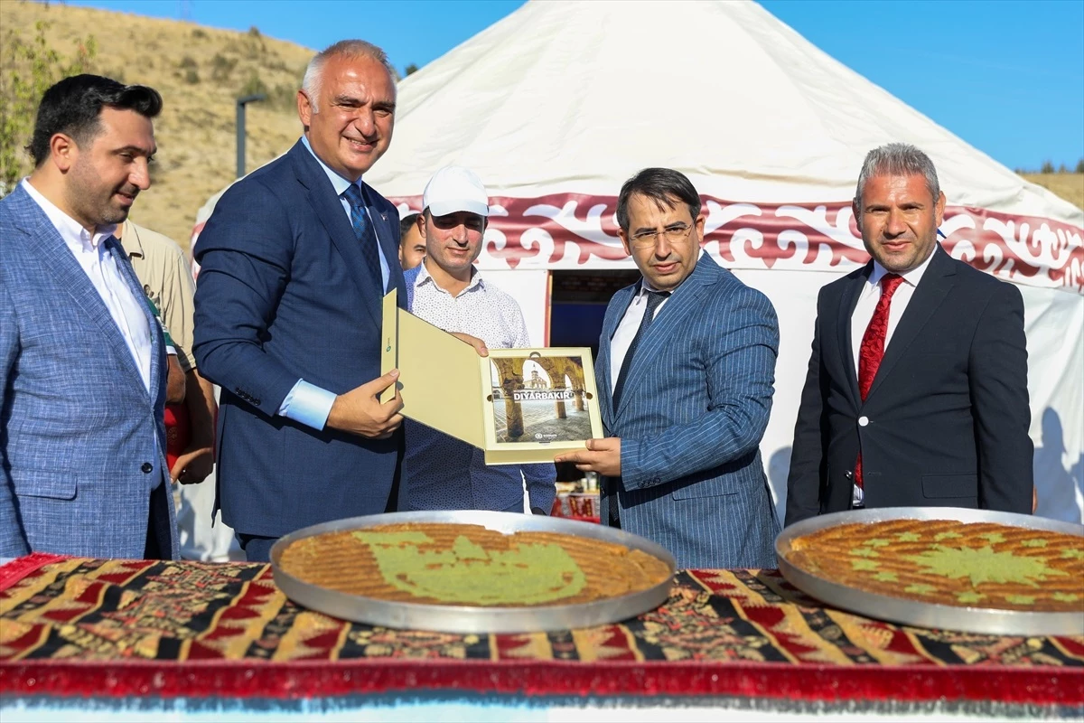Diyarbakır Valisi Malazgirt Zaferi kutlamalarına katıldı