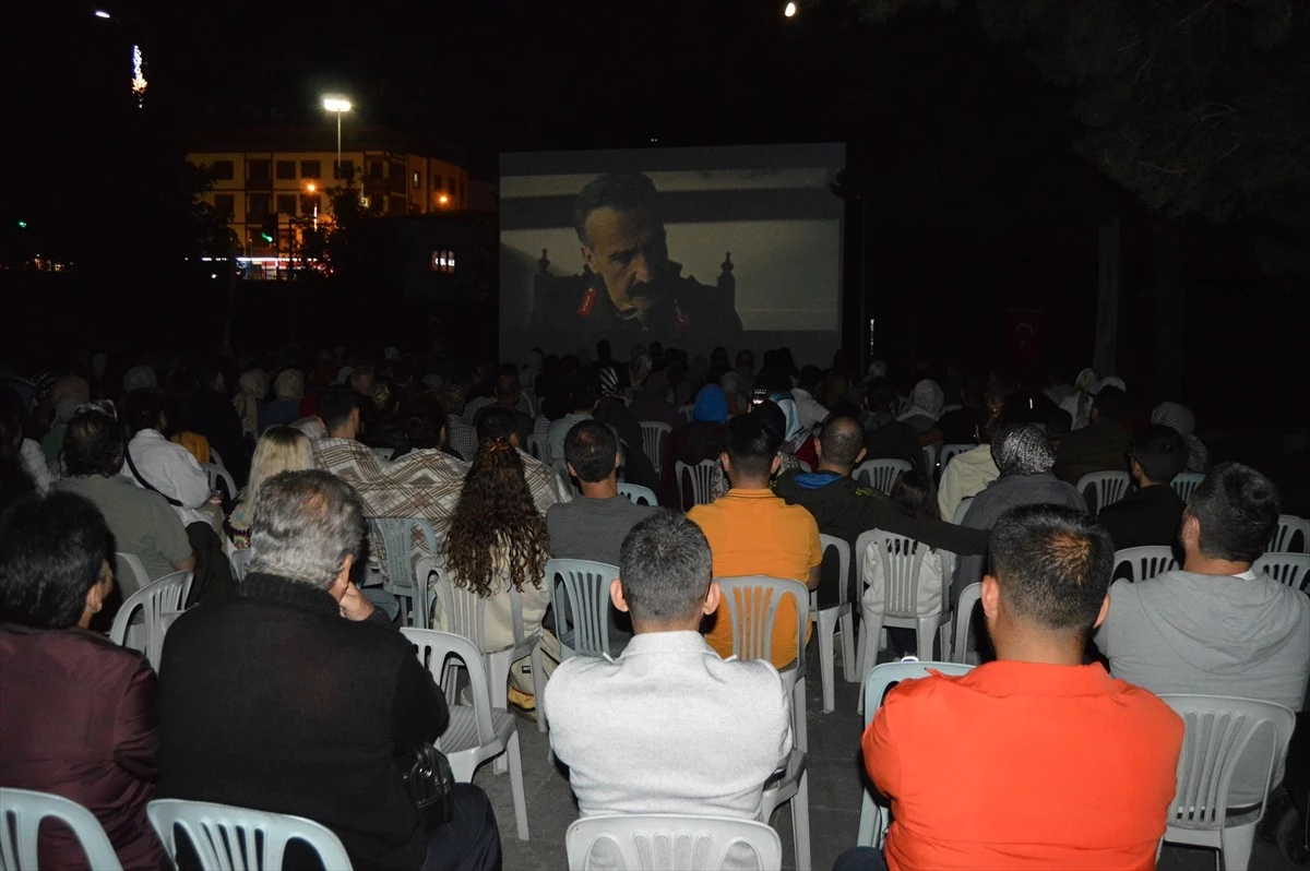 Erzurum\'da Mustafa Kemal Atatürk\'ün yaşadığı dönemi anlatan film gösterimi yapıldı