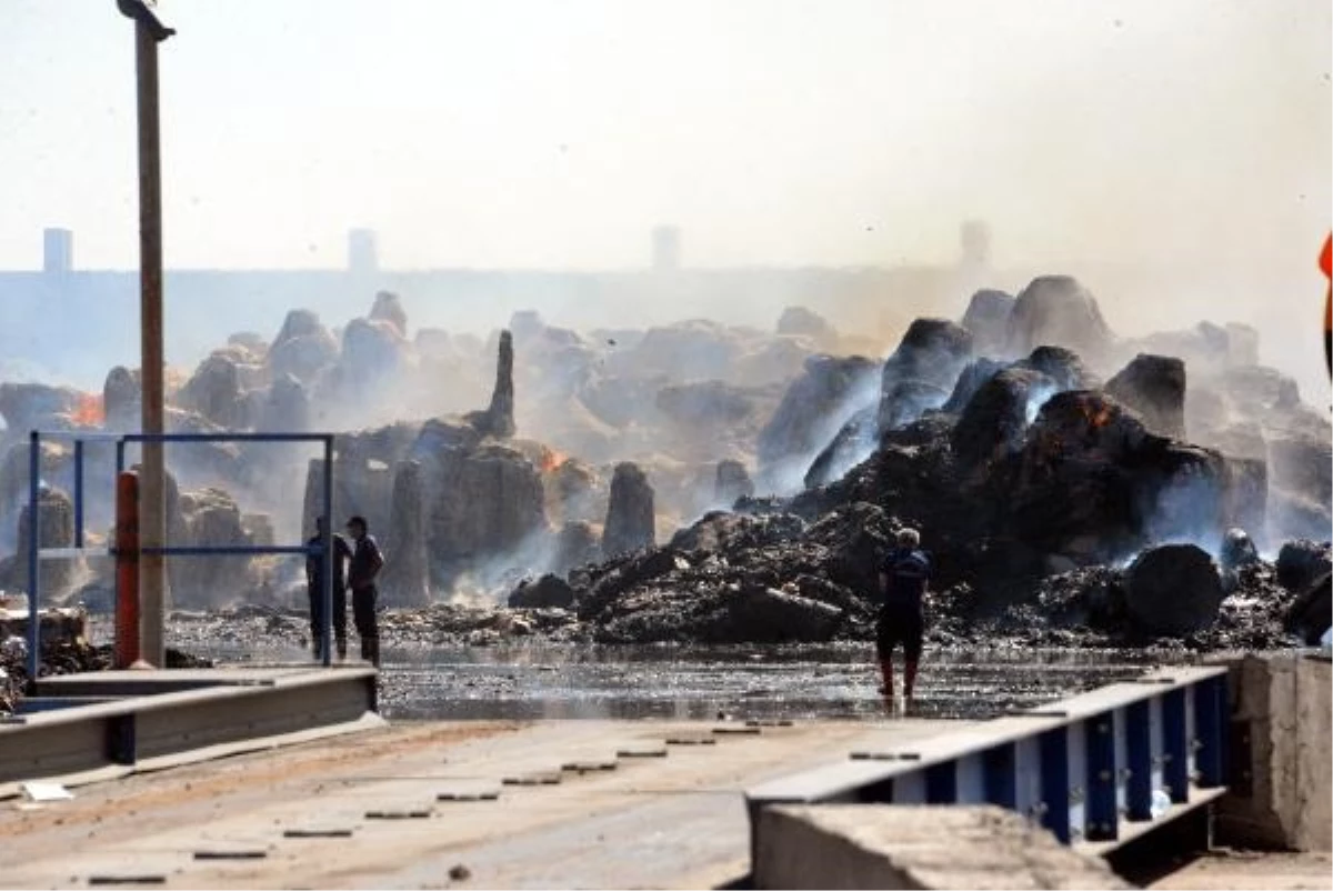Kahramanmaraş\'ta Kağıt Fabrikasında Yangın Kontrol Altına Alındı