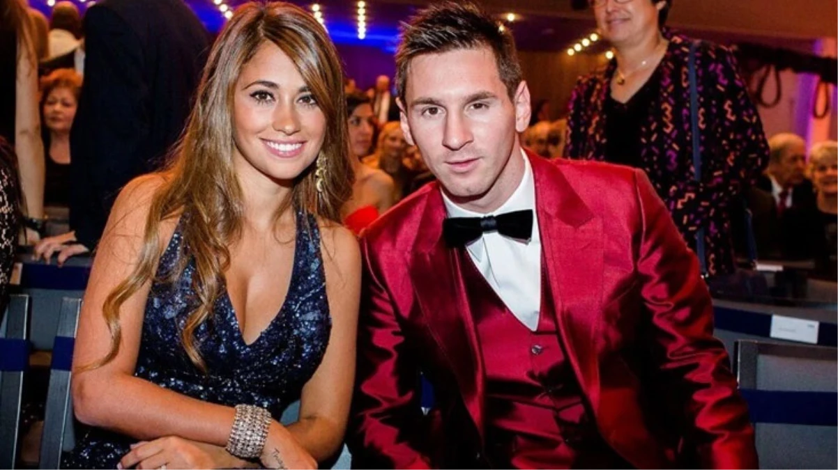 Messi\'yi tebrik etmek için sahaya giren eşi Antonella, başka futbolcuya sarıldı