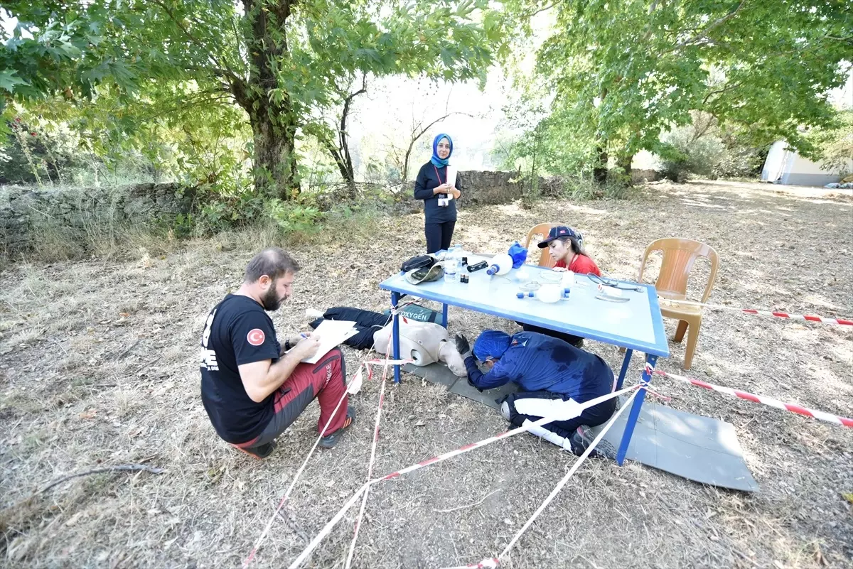 Muğla Sağlık Müdürlüğü UMKE Gönüllülerine Deprem Tatbikatı Eğitimi