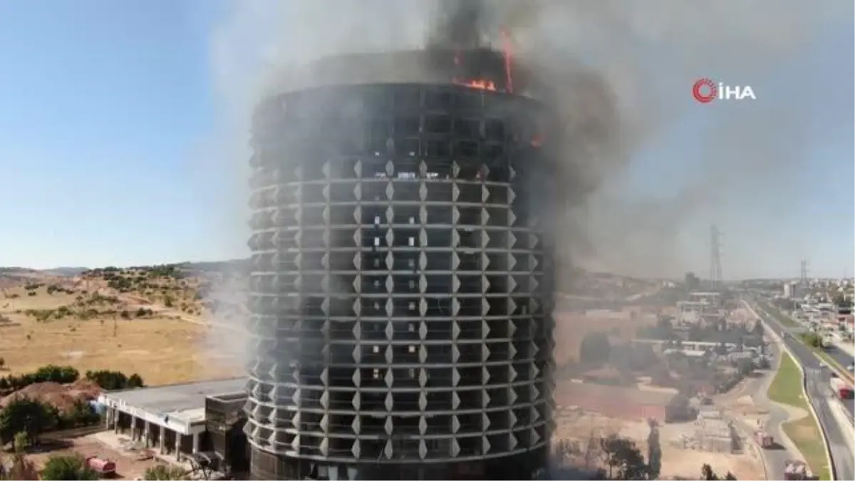 Gaziantep\'te Yanan 17 Katlı Otel Dron İle Görüntülendi