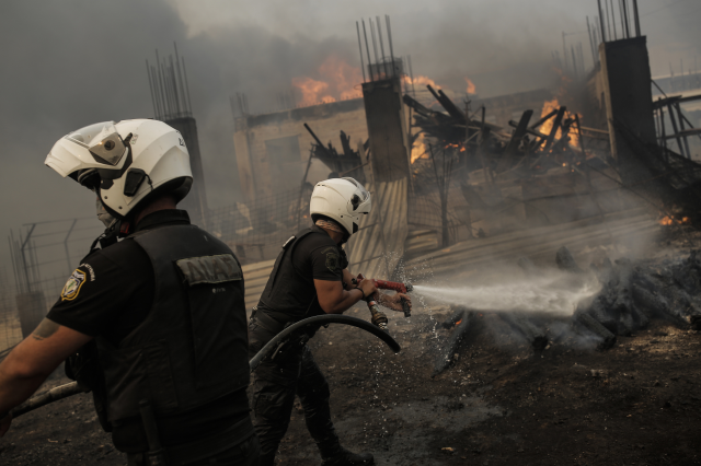 Yunanistan'da devam eden yangınlar nedeniyle Batı Trakya'da yerleşim birimleri tahliye edildi