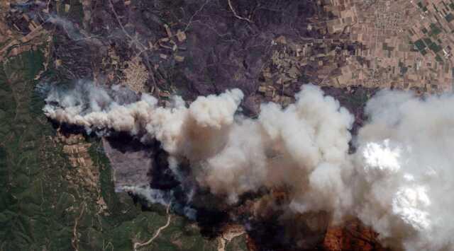 Yunanistan'da devam eden yangınlar nedeniyle Batı Trakya'da yerleşim birimleri tahliye edildi Yunanistan'da devam eden yangınlar nedeniyle Batı Trakya'da yerleşim birimleri tahliye edildi