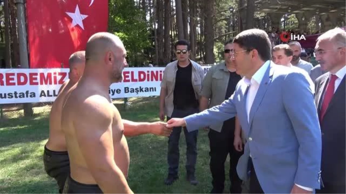 Adalet Bakanı Yılmaz Tunç, Gerede\'de yağlı güreşleri izledi