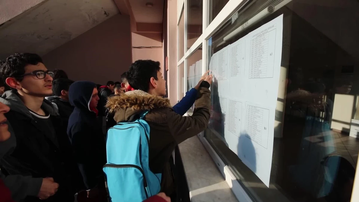 Bayraklı Belediyesi Öğrencilere Üniversite Kapılarını Açtı