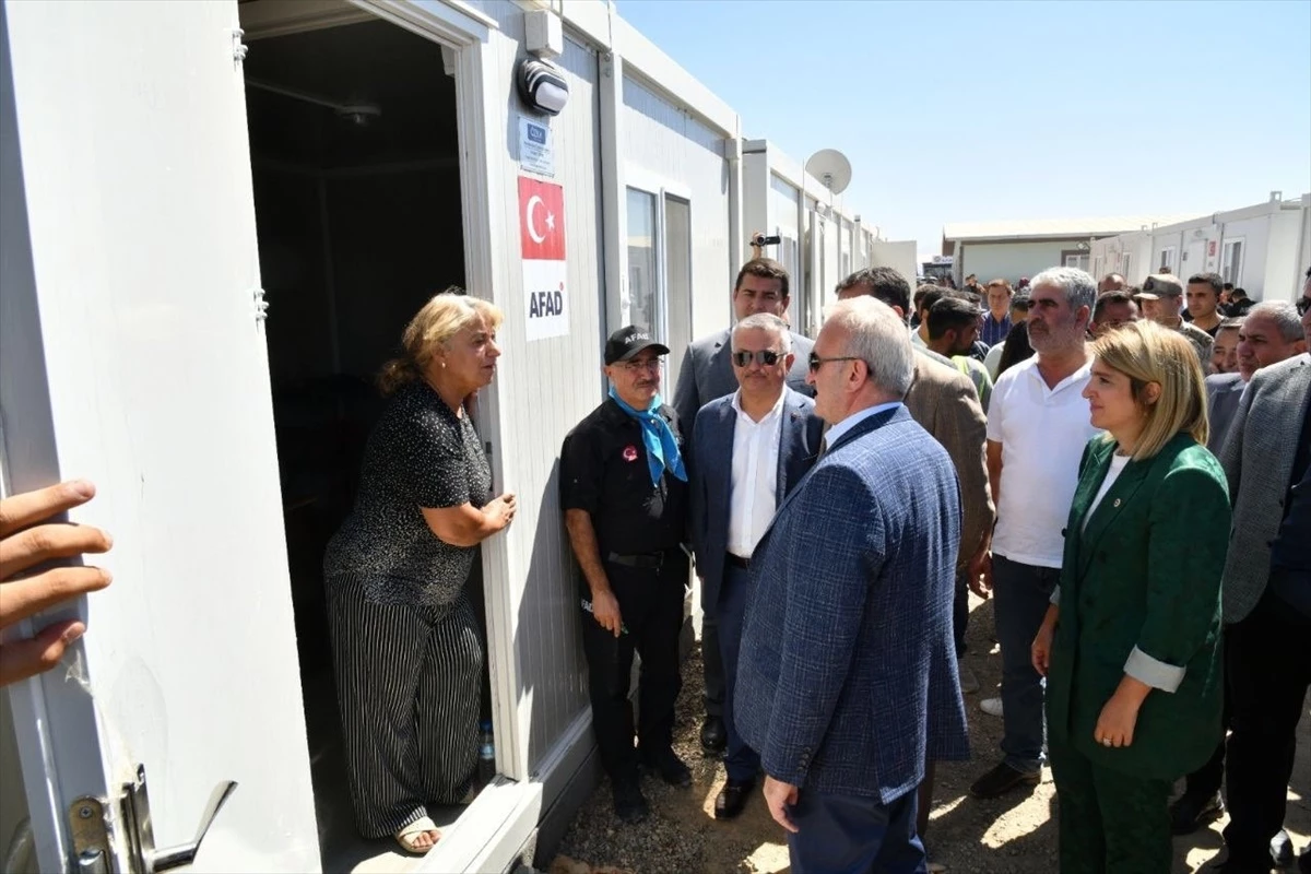 İçişleri Bakan Yardımcısı Malatya\'da depremzedeleri ziyaret etti