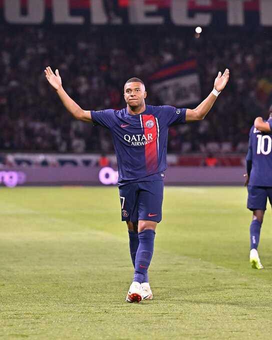 Kylian Mbappe şov yaptı! PSG galibiyetle tanıştı