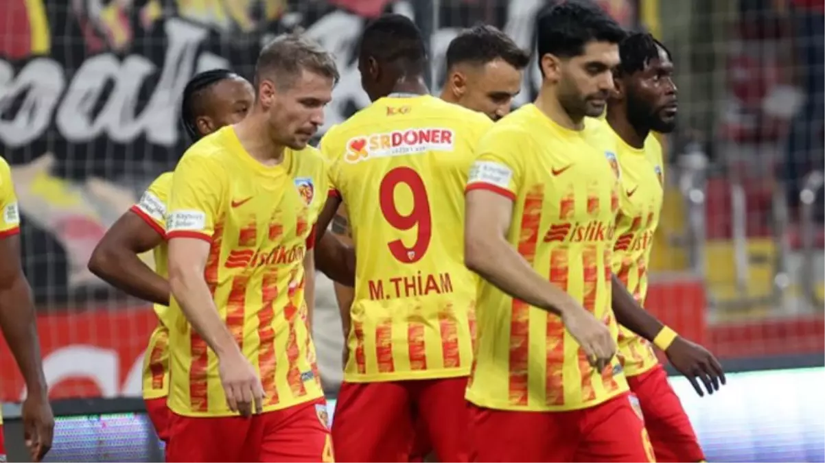 Kayserispor, Samsunspor\'u 2-1 Mağlup Etti