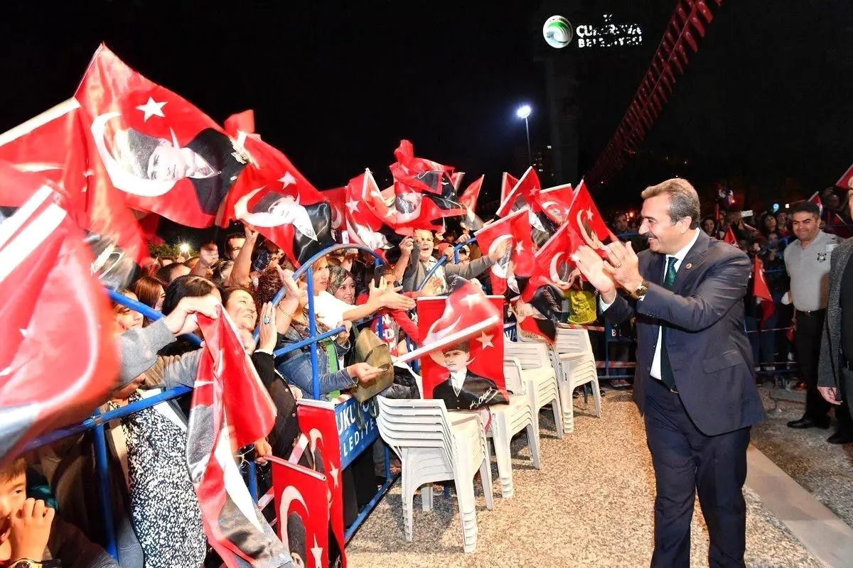 Çukurova Belediyesi\'nden 30 Ağustos Zafer Bayramı Kutlamaları ve Toplu Açılış Töreni